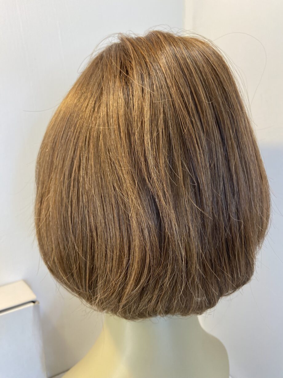 Reddish brown wig. Natural image. Bbrms603
