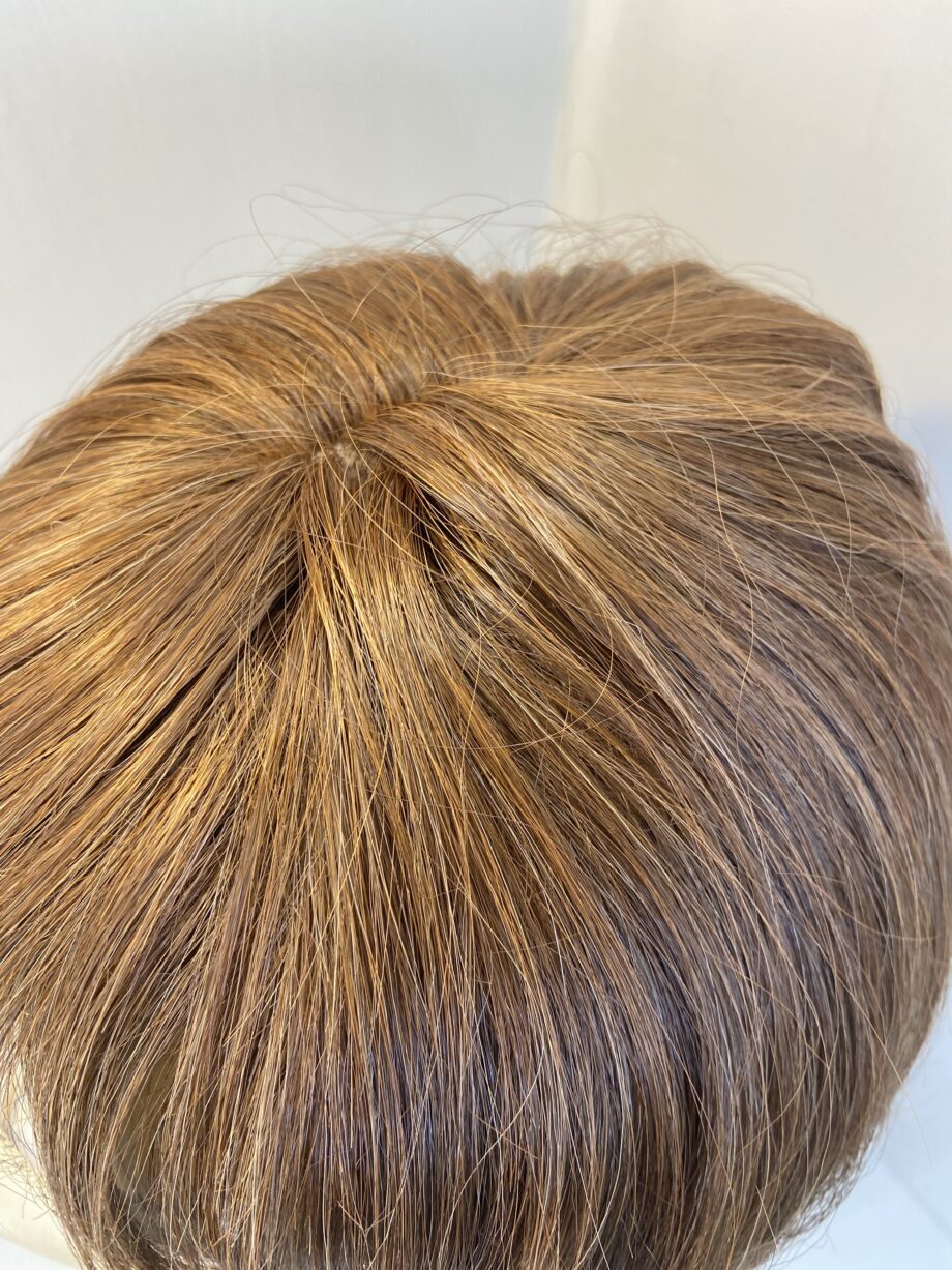 Reddish brown wig. Natural image. Bbrms603