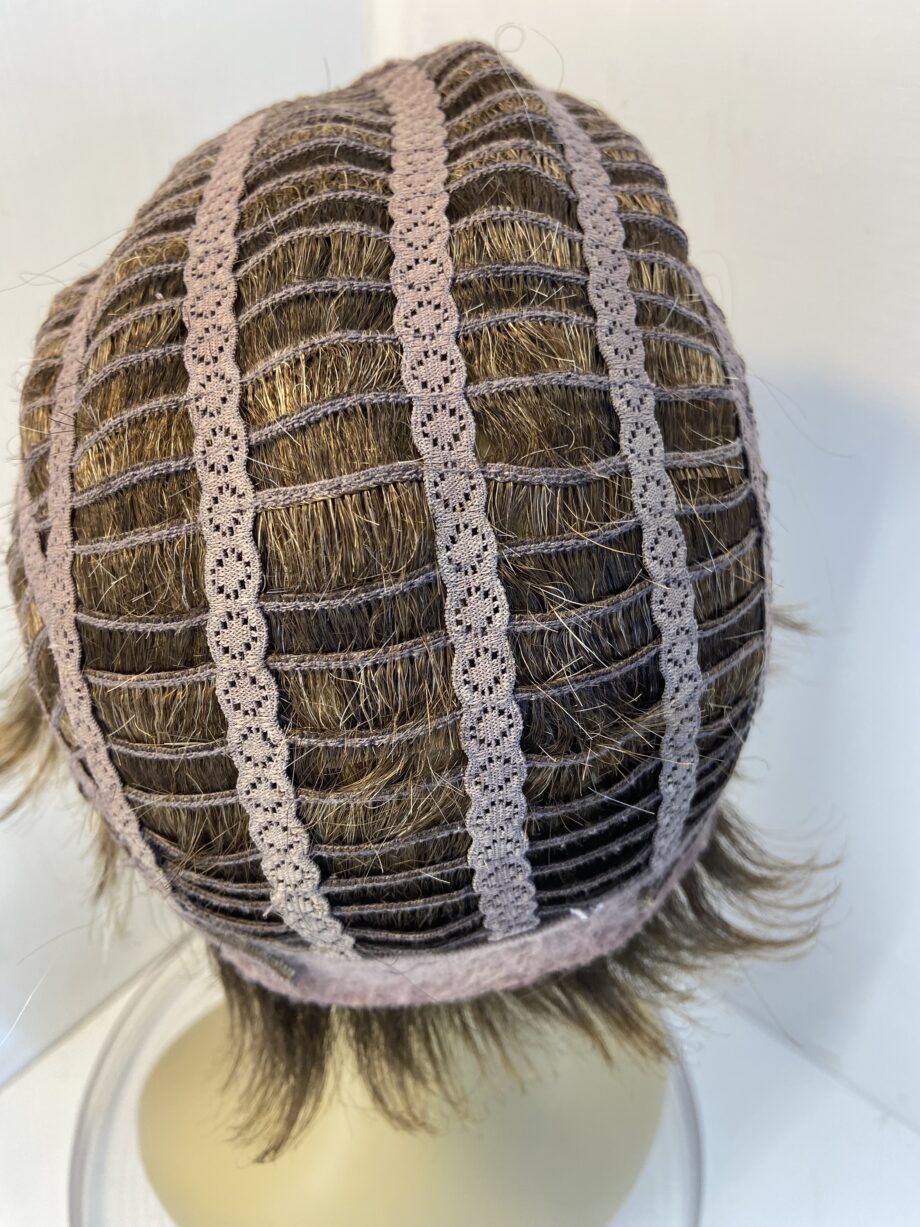 Blonde short wig. Blss750