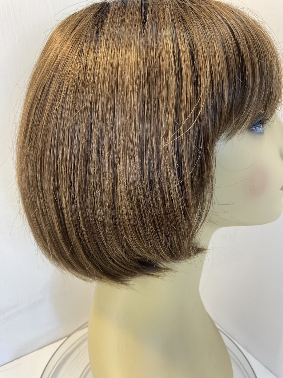 Short stylish brown wig. Brms752