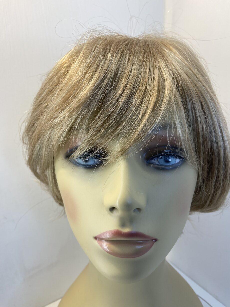 New blonde Rene of Paris wig. Blmw625