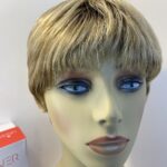 Short designer blonde wig. Bblss607