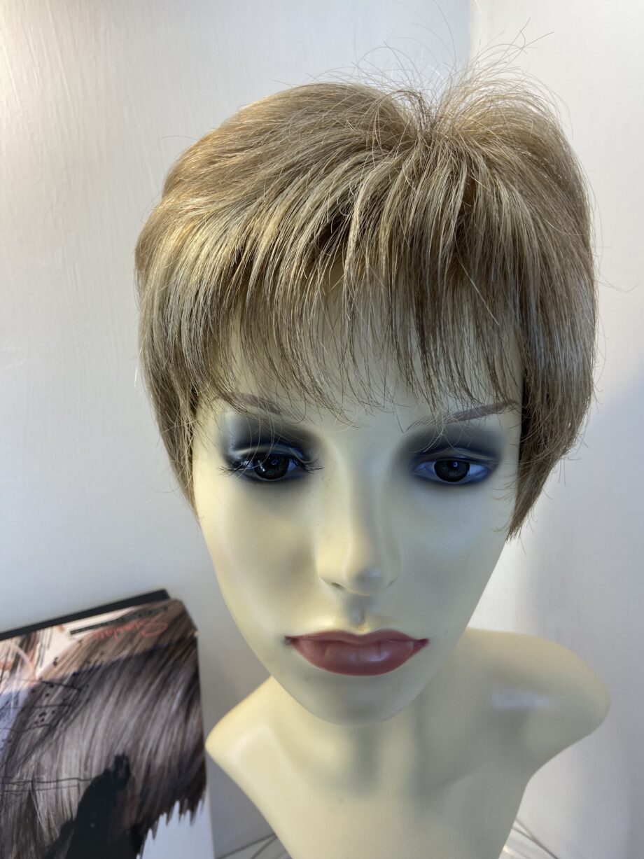 New blonde designer boxed wig. Bblss610
