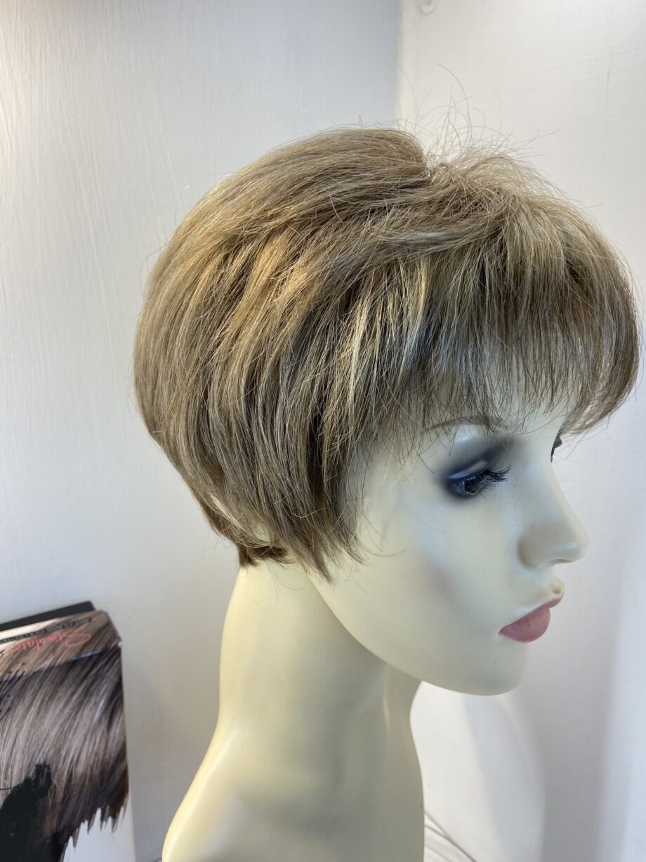 New blonde designer boxed wig. Bblss610