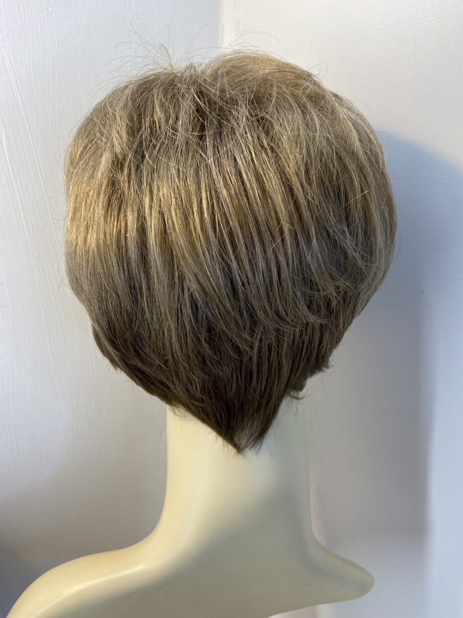 New blonde designer boxed wig. Bblss610