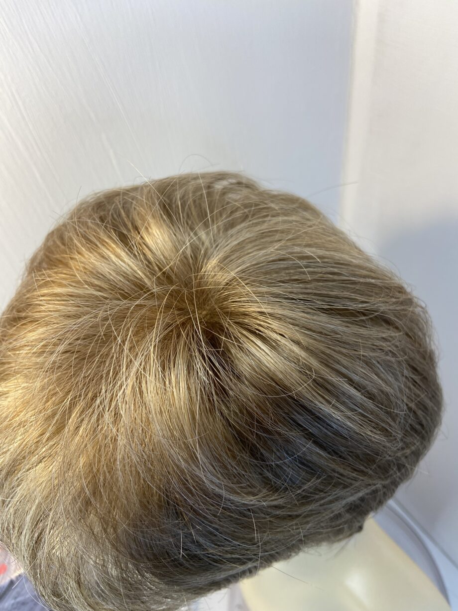 New blonde designer boxed wig. Bblss610