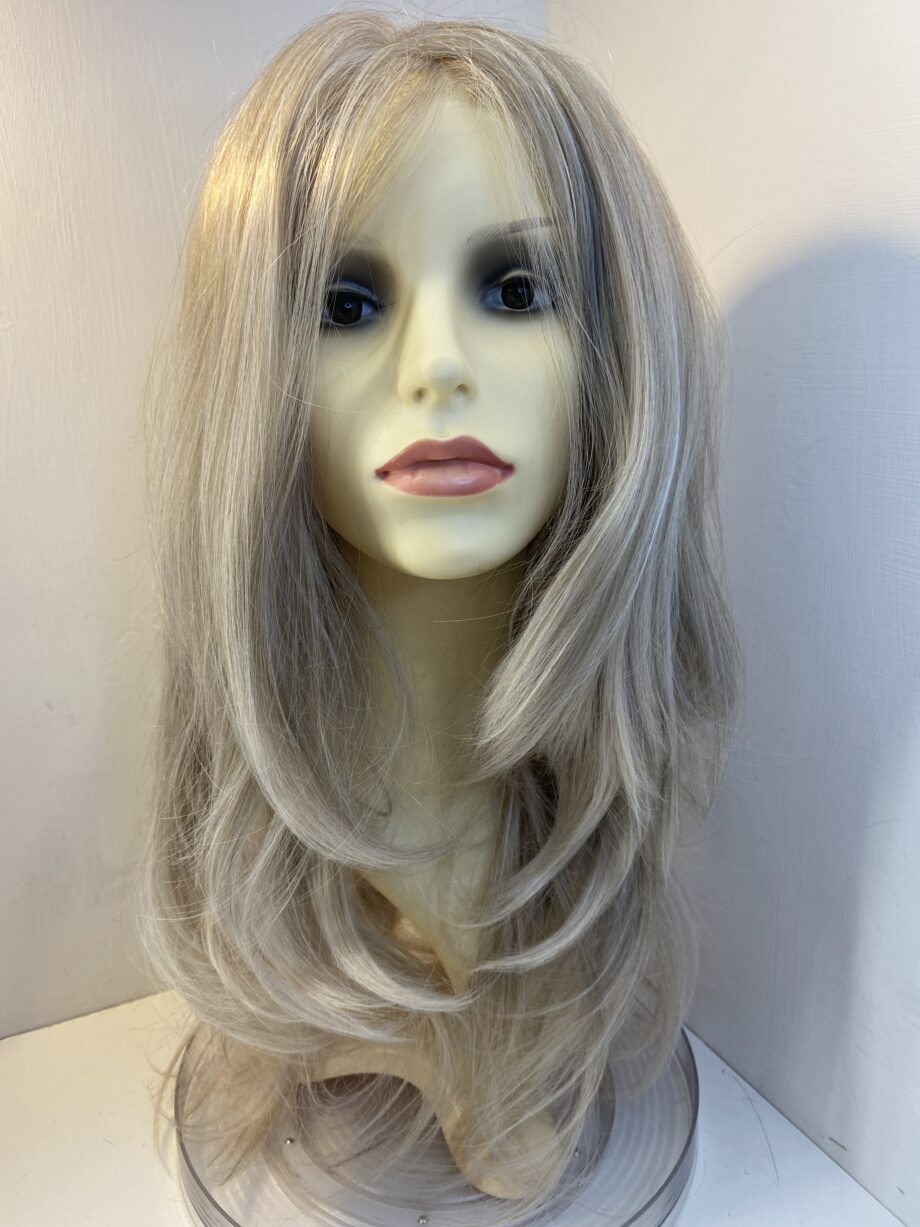 Extra long new gorgeous ash blonde wig   Bllw02