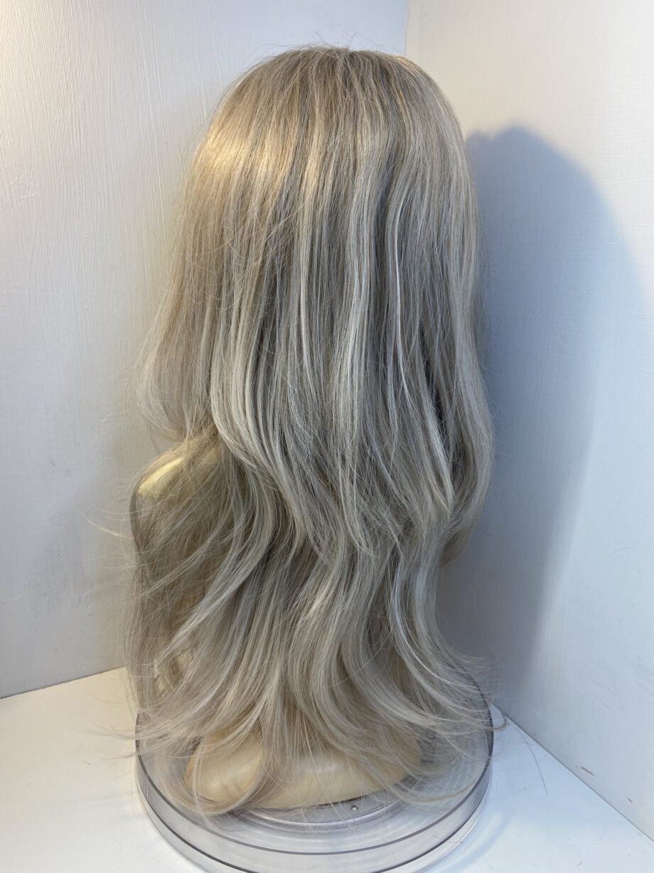 Extra long new gorgeous ash blonde wig   Bllw02