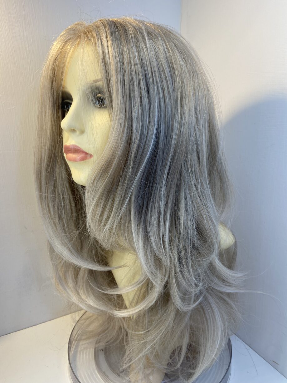 Extra long new gorgeous ash blonde wig   Bllw02