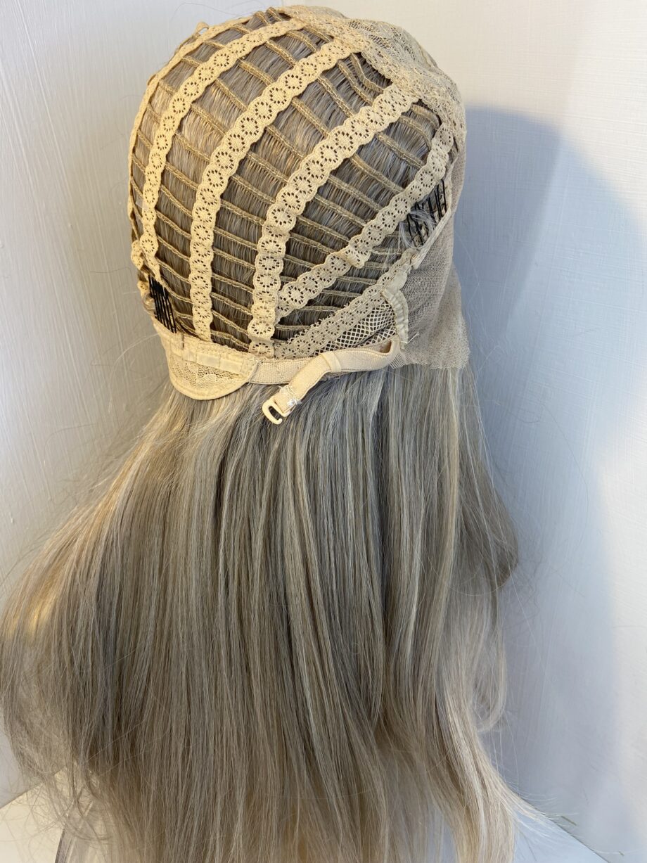 Extra long new gorgeous ash blonde wig   Bllw02