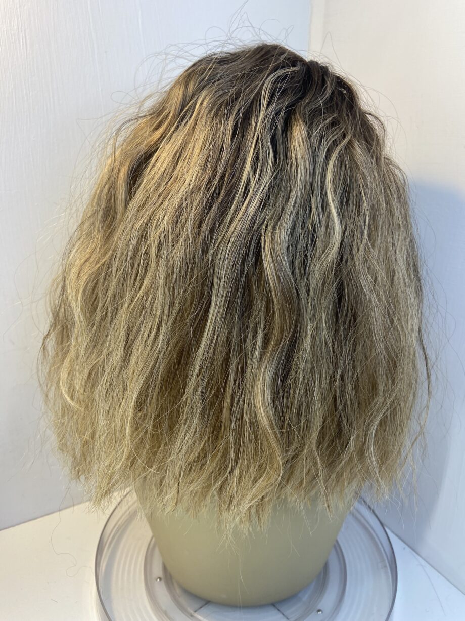 Wavy rooted light brown wig. Brlw03