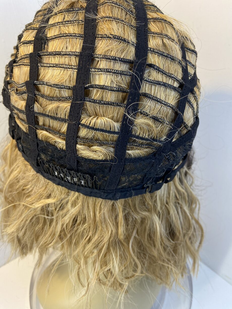 Wavy rooted light brown wig. Brlw03