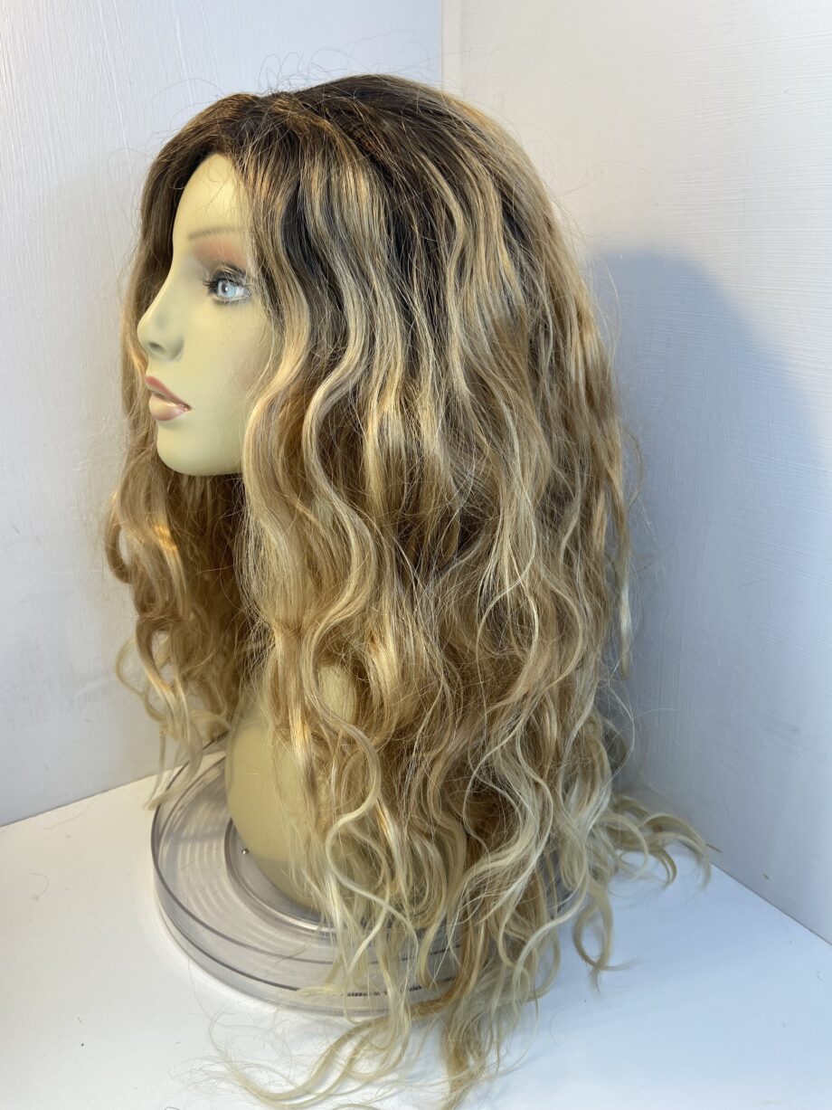 Gorgeous new blonde rooted curly wig. Bllc04