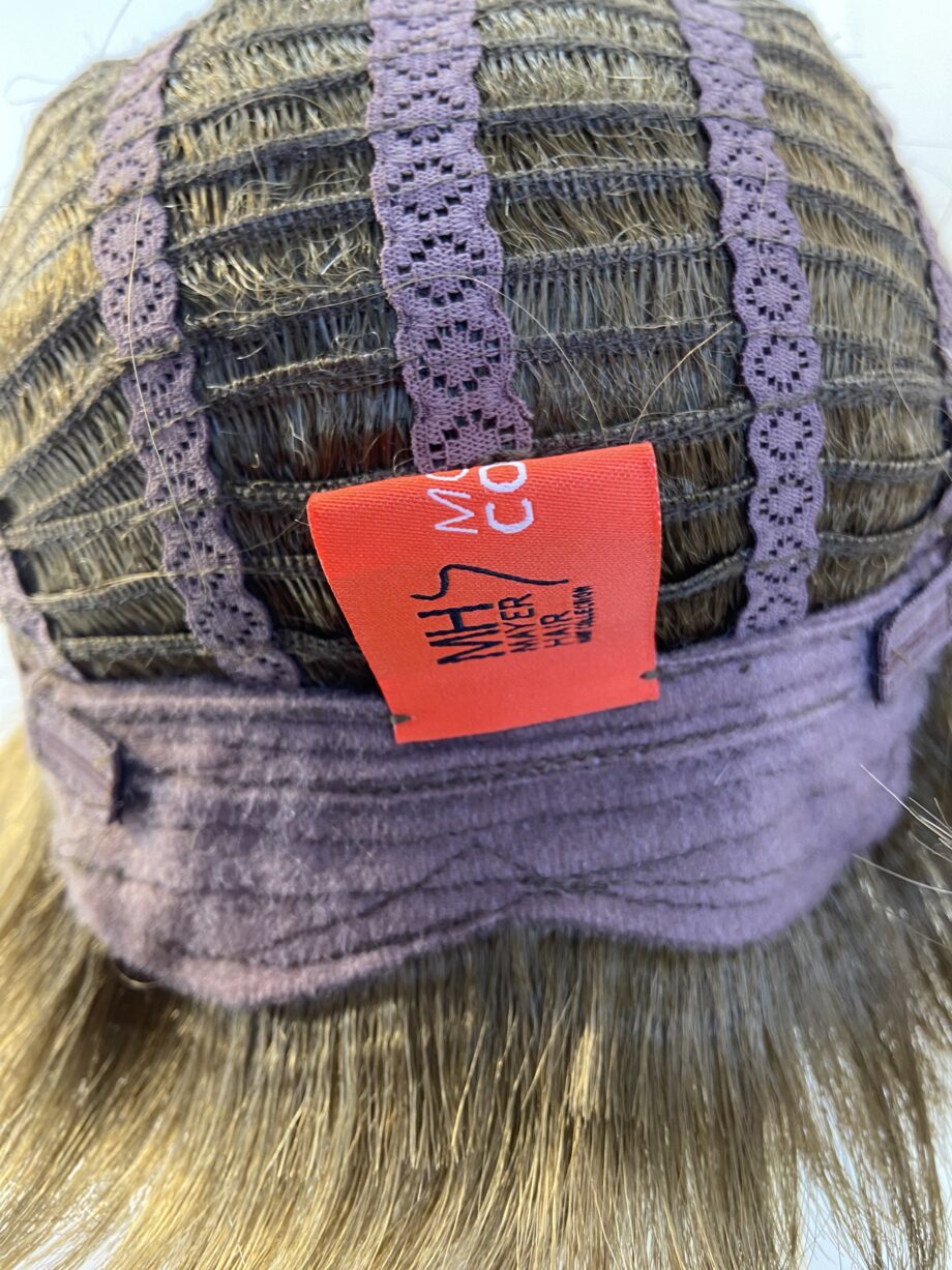 Never worn blonde short wig. Bblss617
