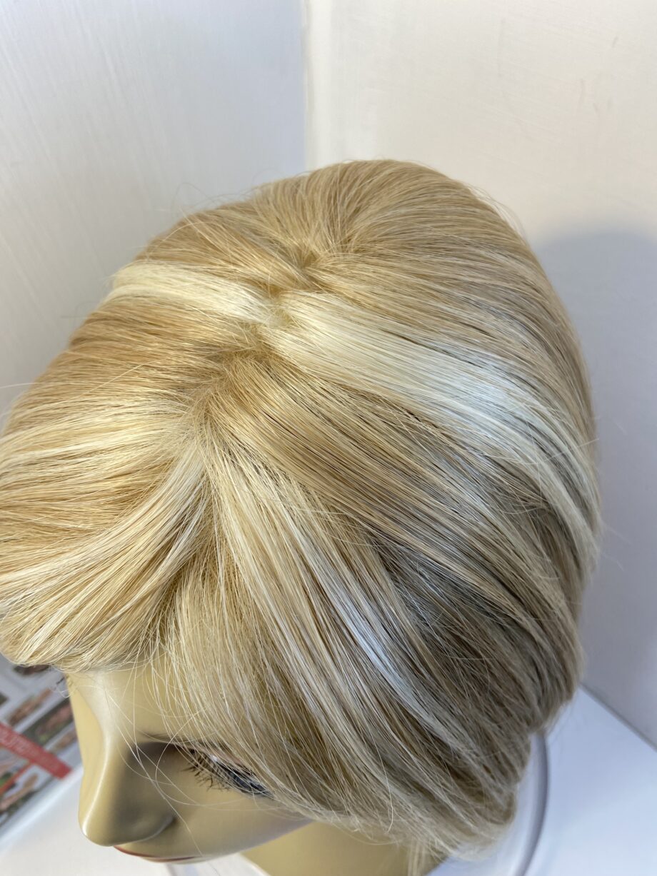 Long blonde new wig. Bblls618