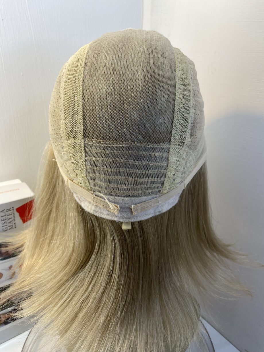 Long blonde new wig. Bblls618