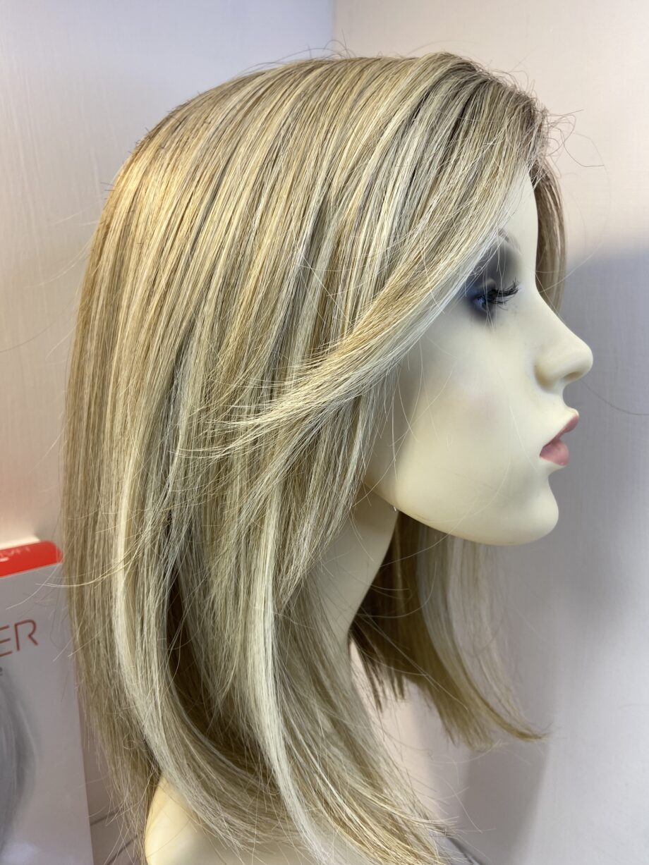 New rooted blonde long wig.