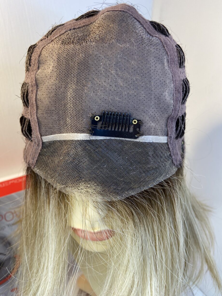 New rooted blonde long wig.
