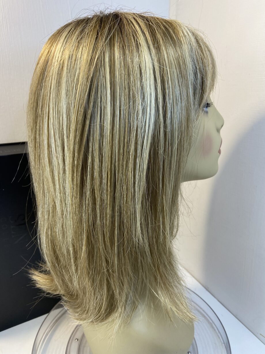 Rooted long blonde new wig. Bblls621