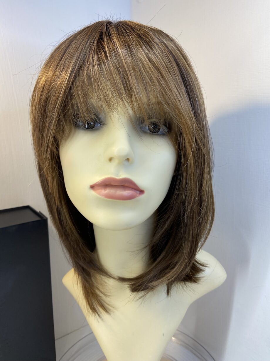 Stunning long brown as new wig. Bbrls622