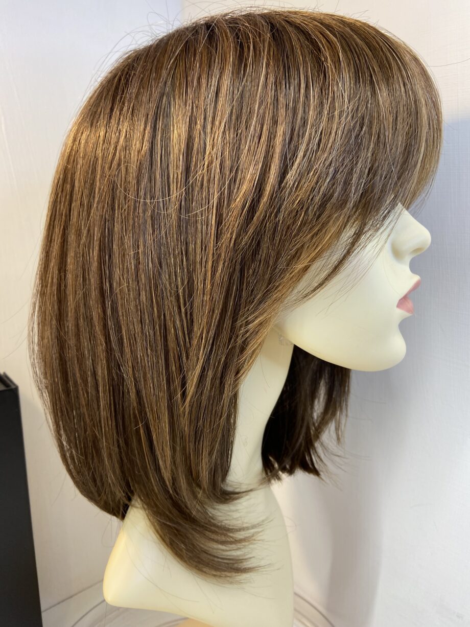 Stunning long brown as new wig. Bbrls622