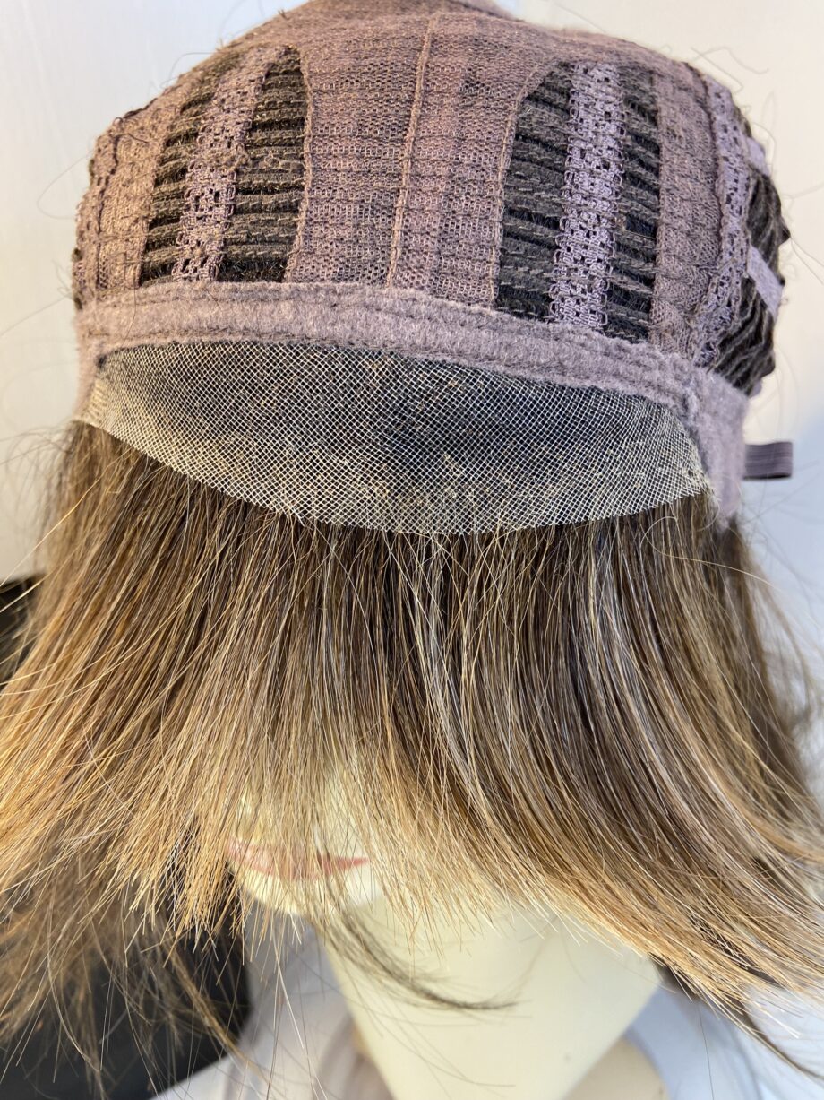 Stunning long brown as new wig. Bbrls622