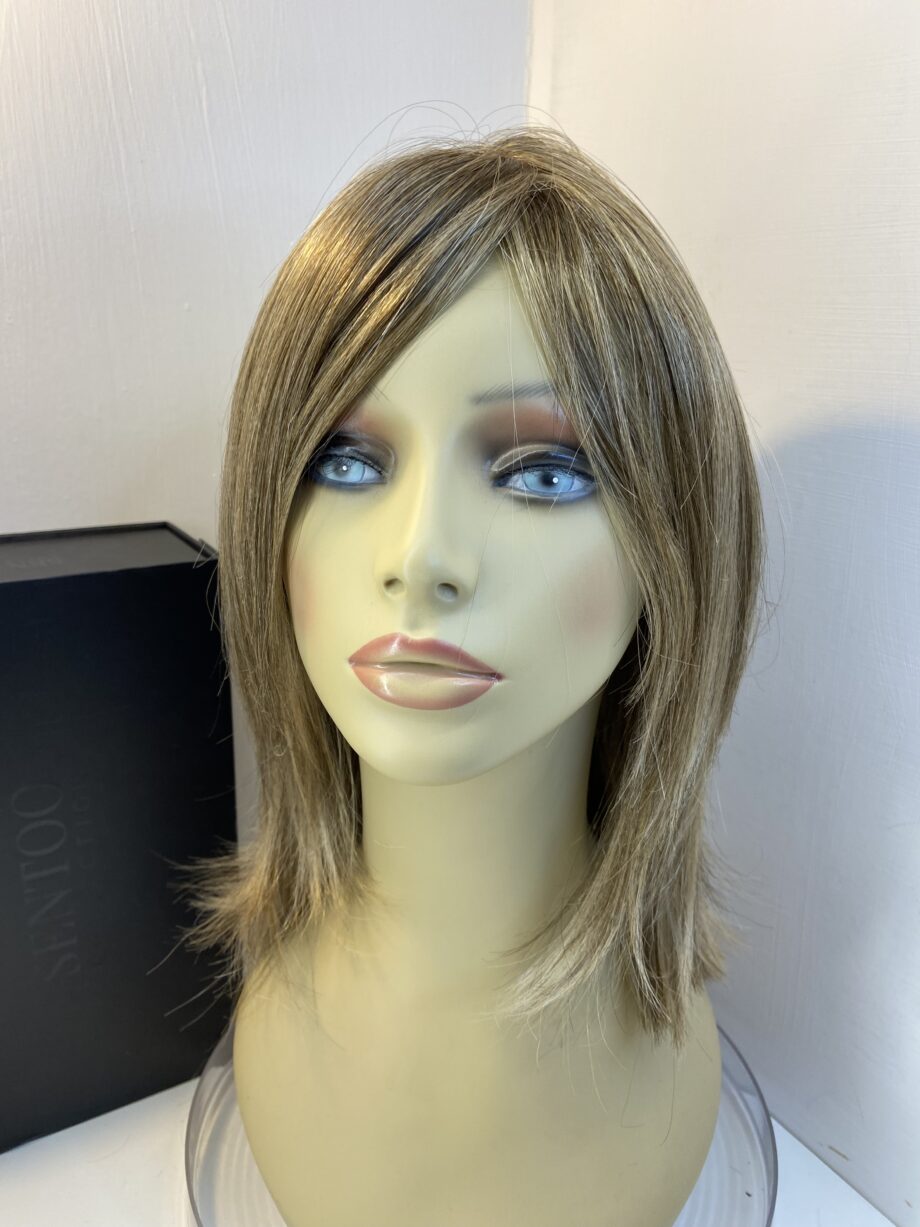 Long blonde stylish wig. Bblls623