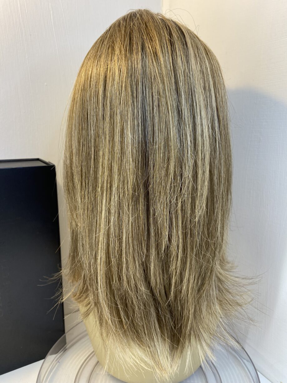 Long blonde stylish wig. Bblls623