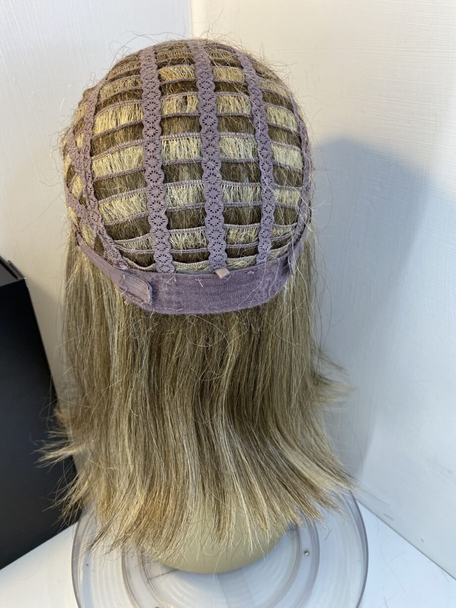 Long blonde stylish wig. Bblls623