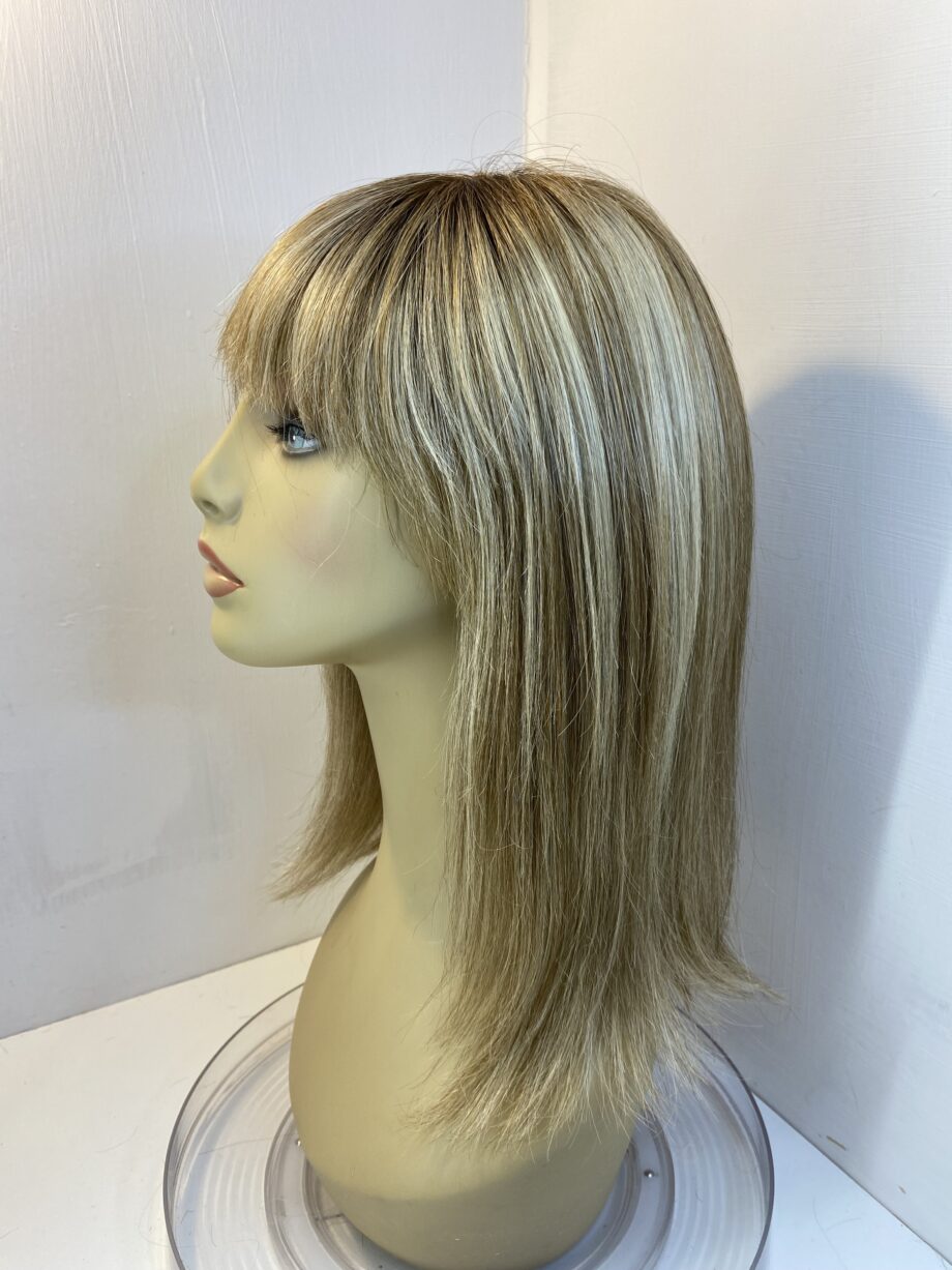 Premium sentoo blonde wig. Blls2