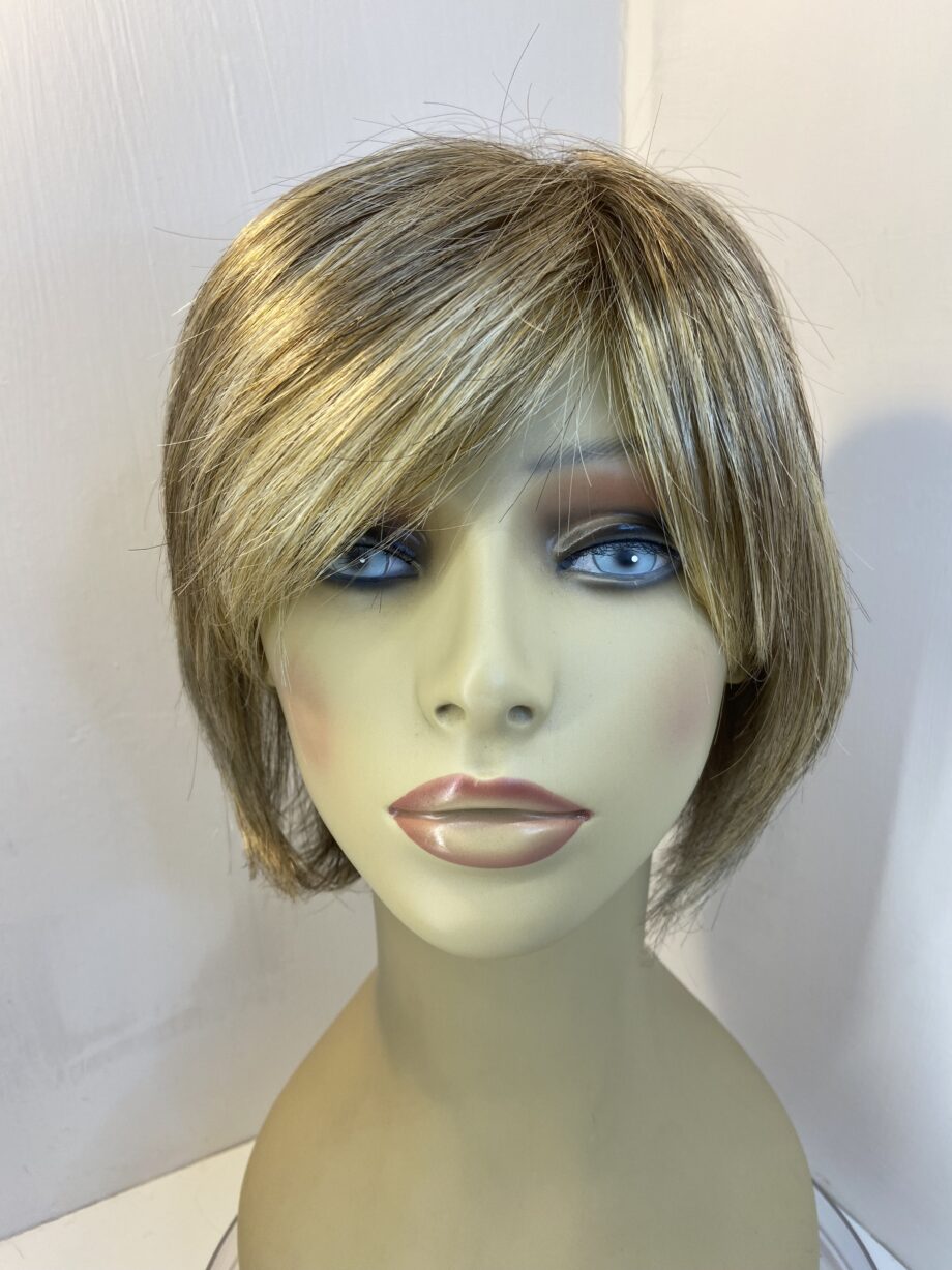 Stunning Ellen Wille soft cap. Blms22