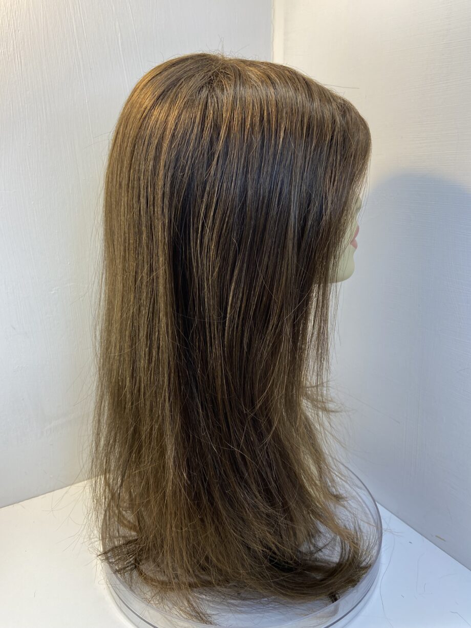 Extra long brown wig. Brls24