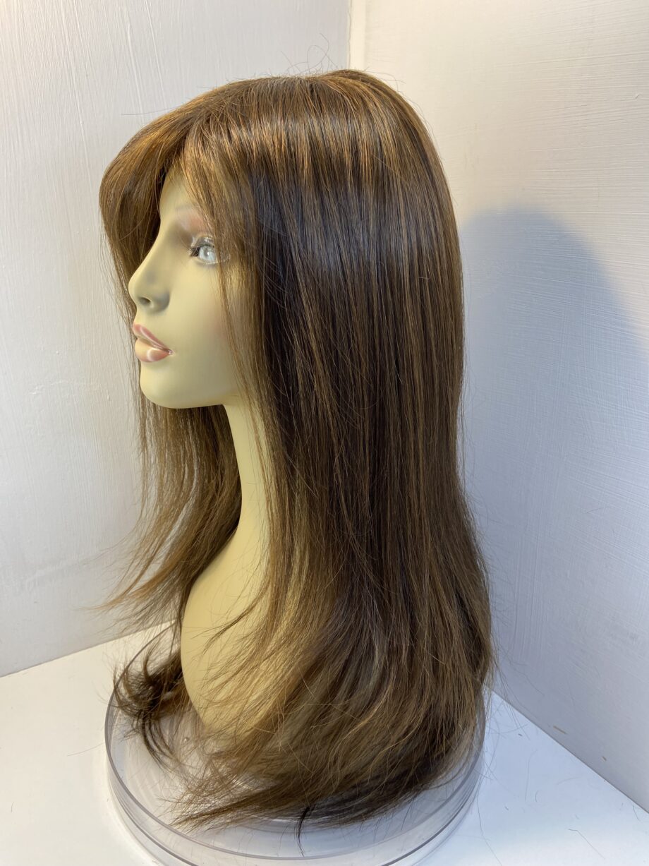 Extra long brown wig. Brls24