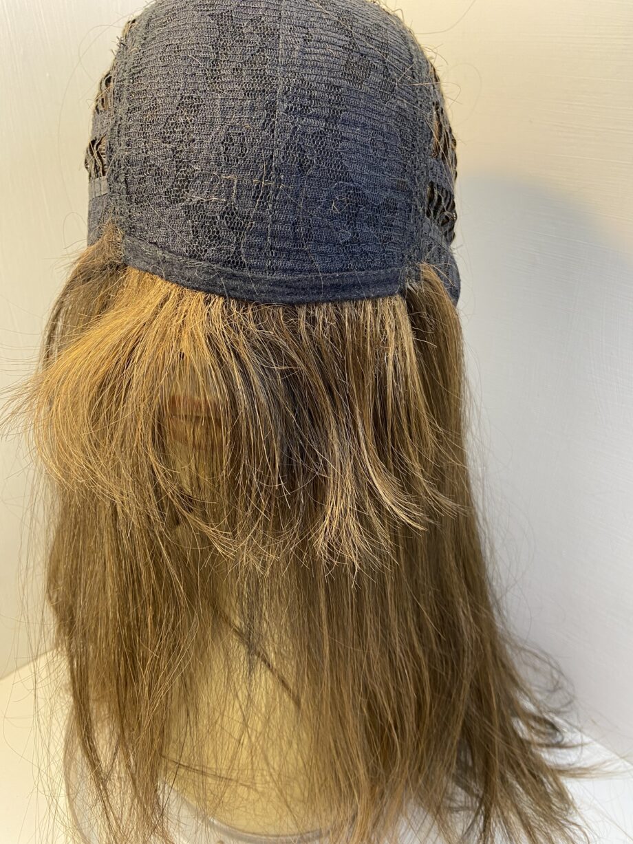 Extra long brown wig. Brls24