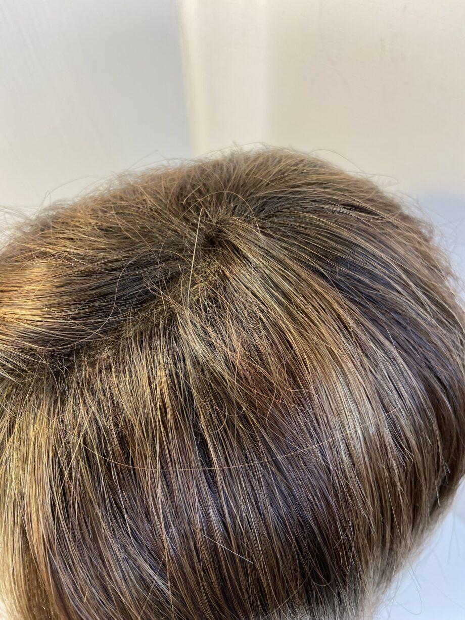 Lovely brown wig. Brls26