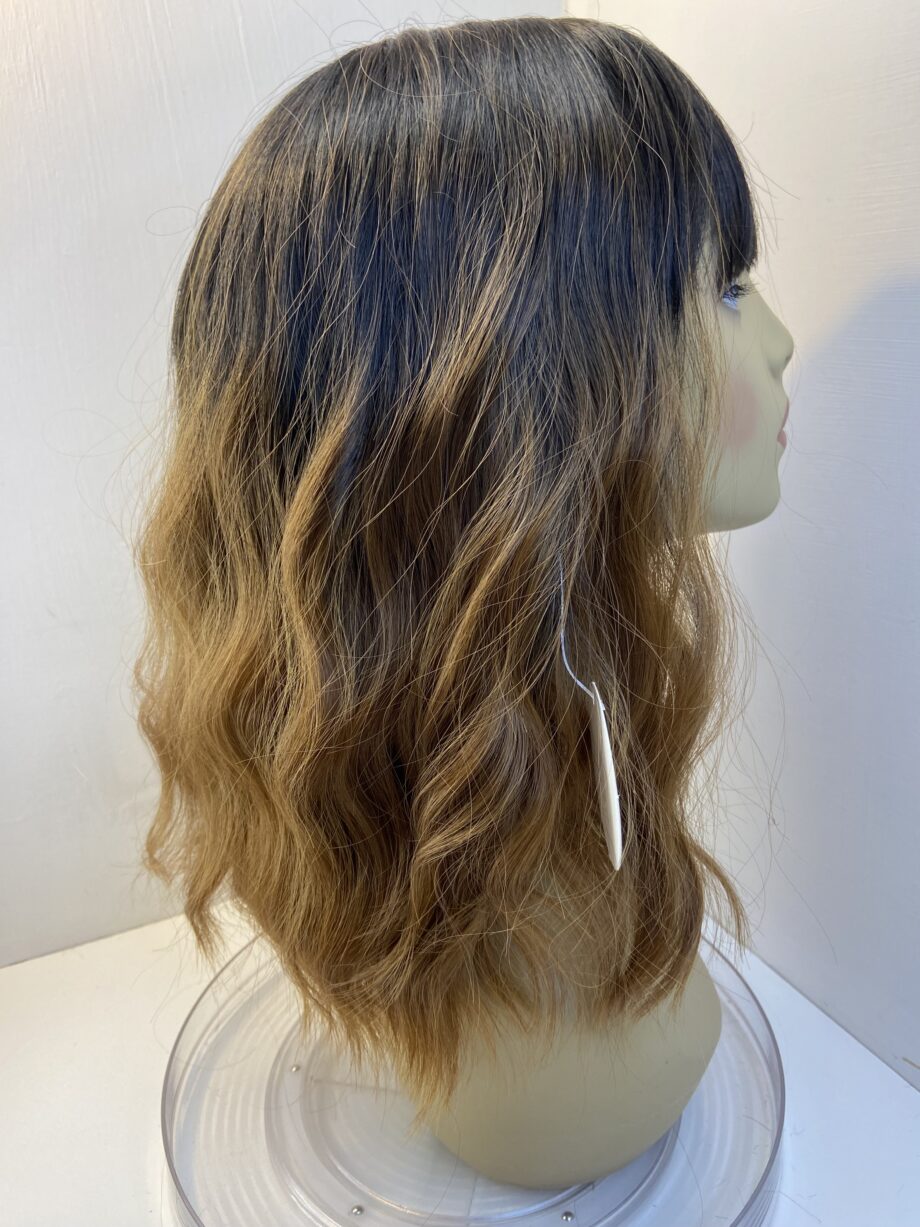 Stunning new brown wavy wig. Brmw506