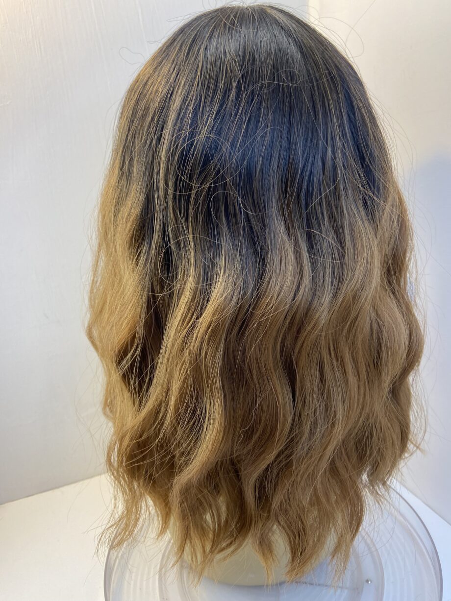Stunning new brown wavy wig. Brmw506