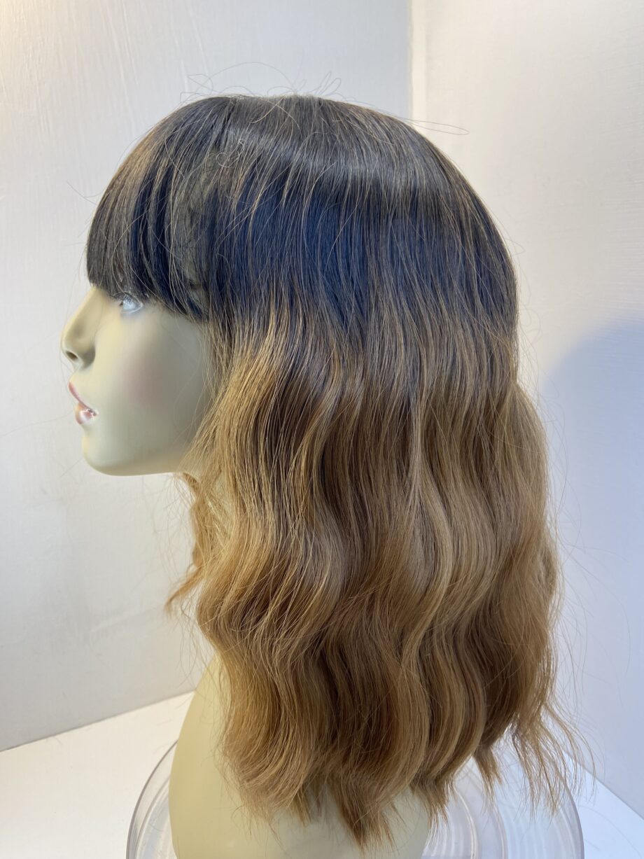 Stunning new brown wavy wig. Brmw506