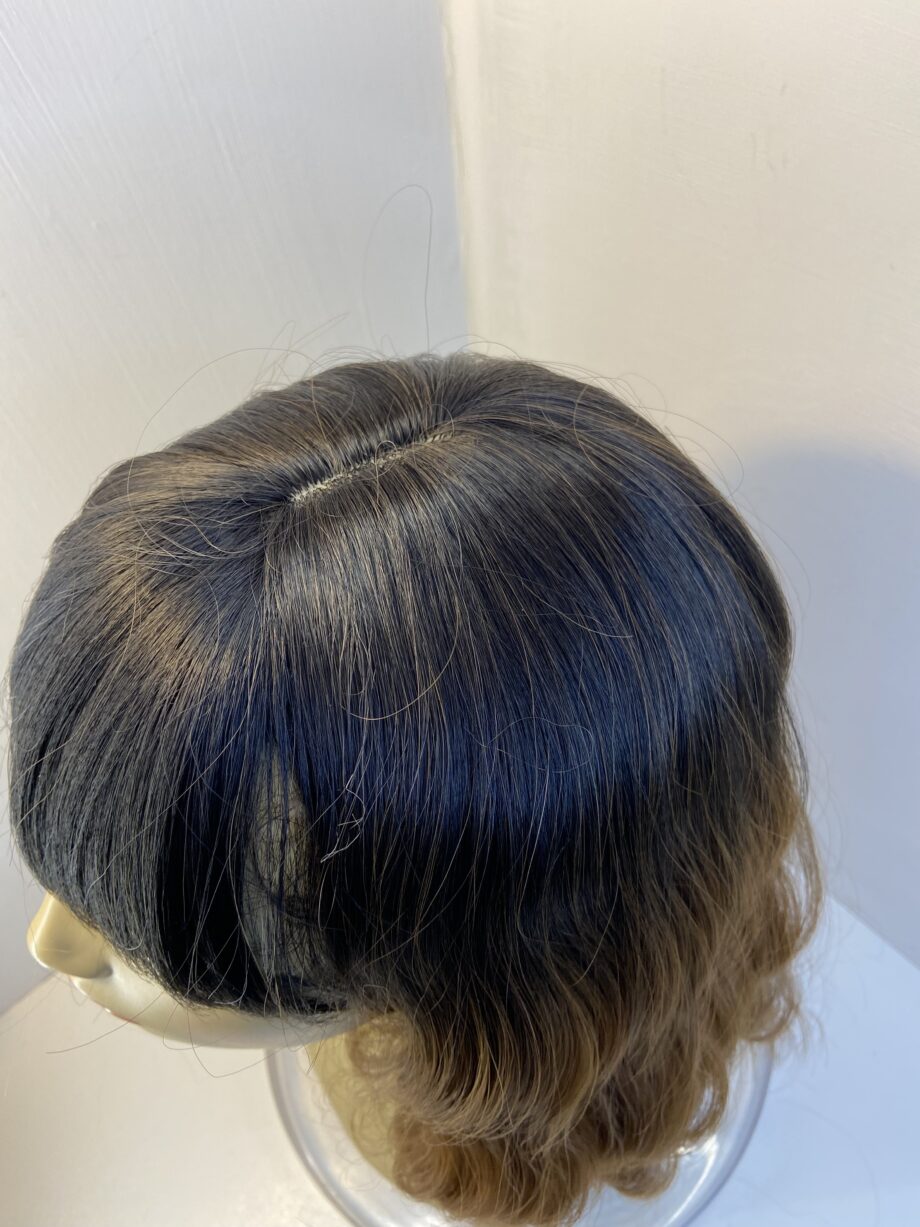Stunning new brown wavy wig. Brmw506