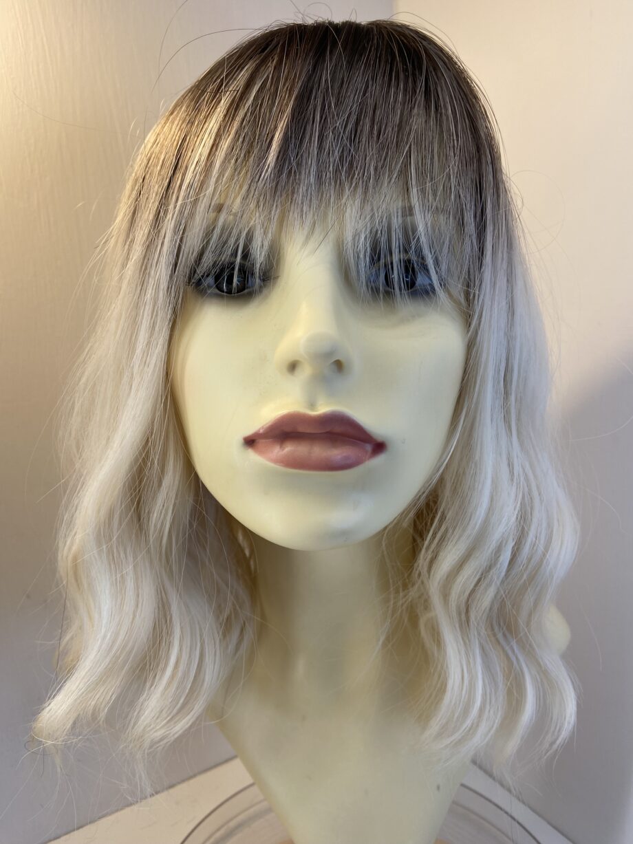 New blonde rooted wavy wig. Blmw507