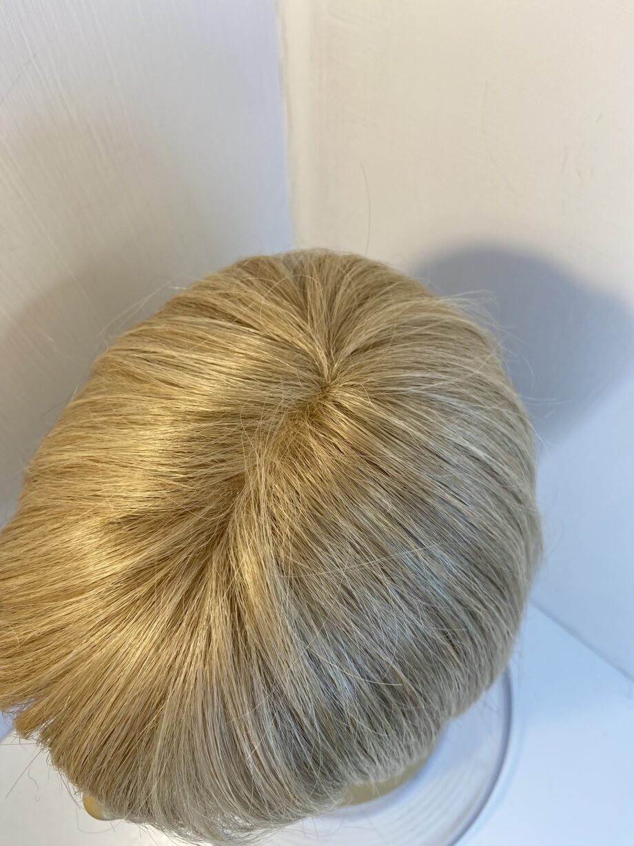 Stunning light blonde wig. Blms511