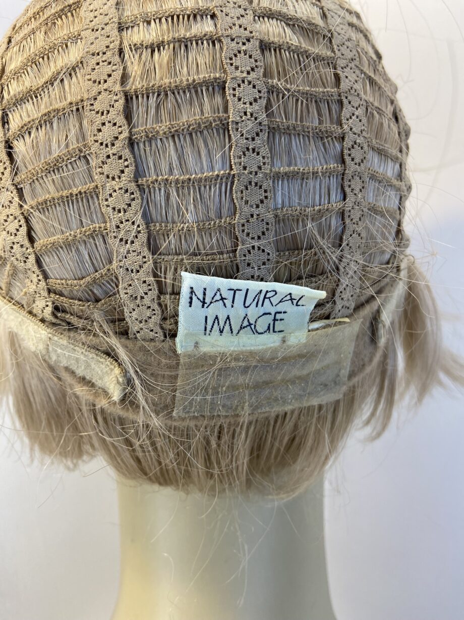 Short blonde natural image wig. Bblss505