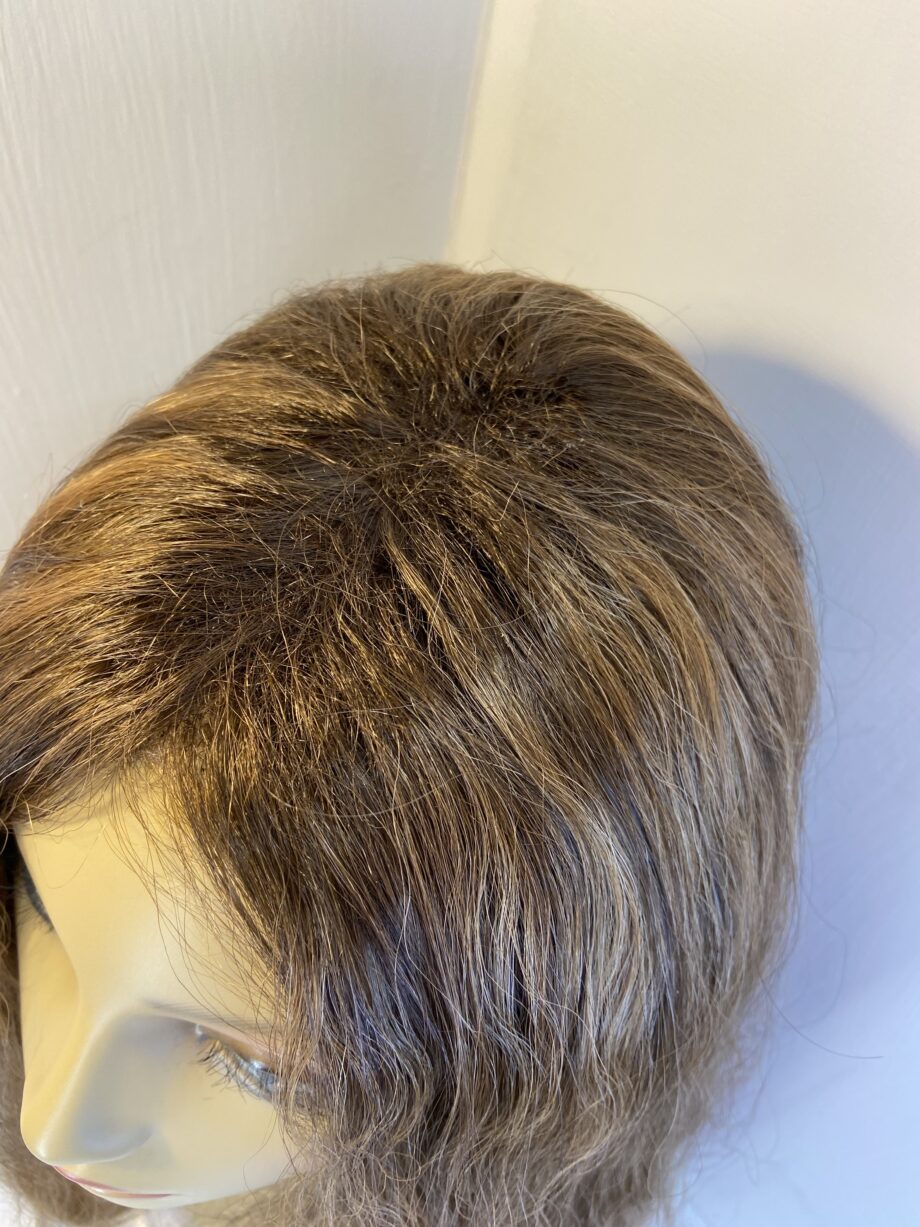 Very long wavy new brown wig. Bbrlw617