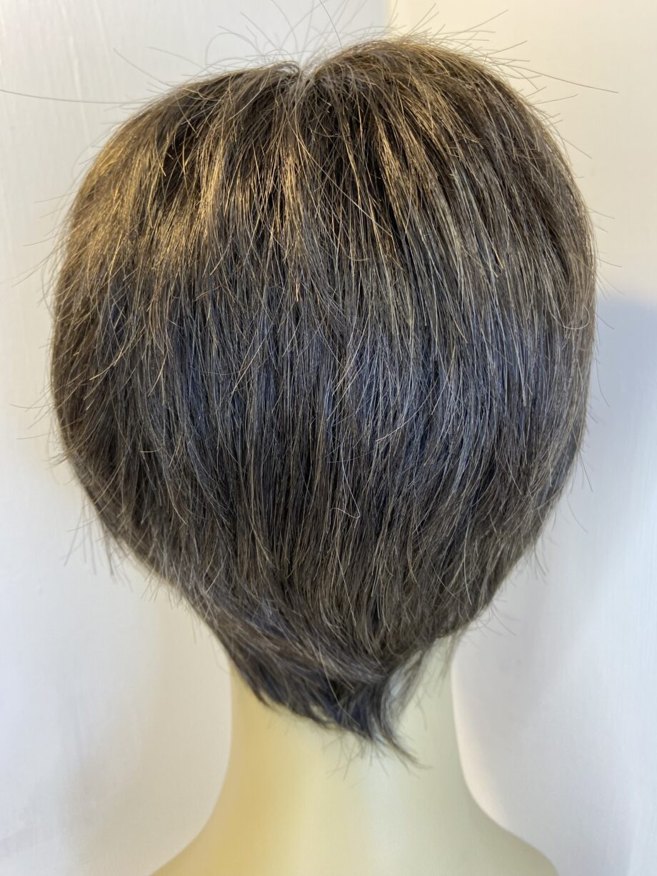 New short brown super soft wig. Brss587
