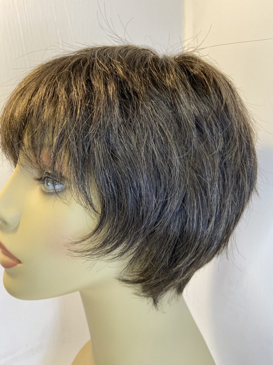 New short brown super soft wig. Brss587
