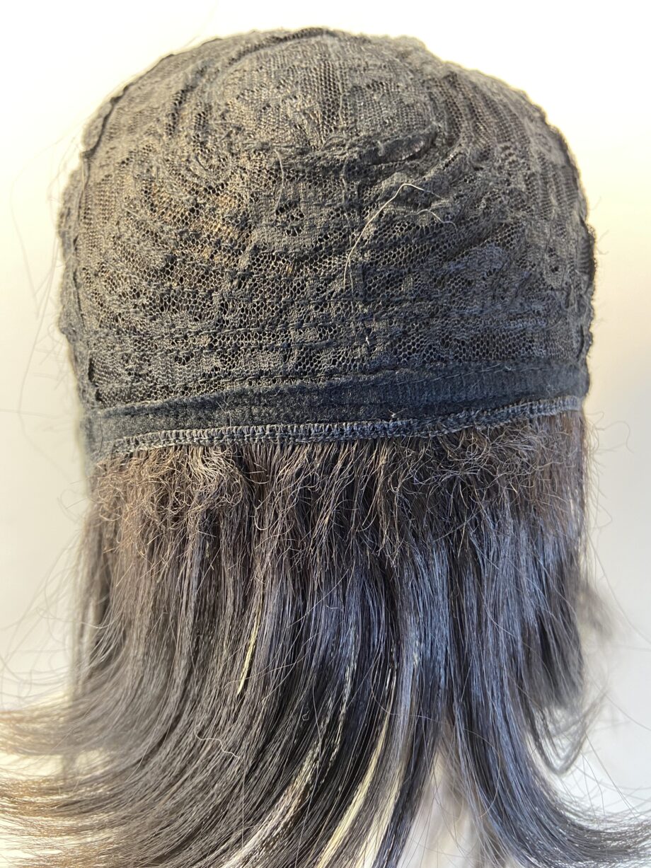 Long dark brown wig. Brls611