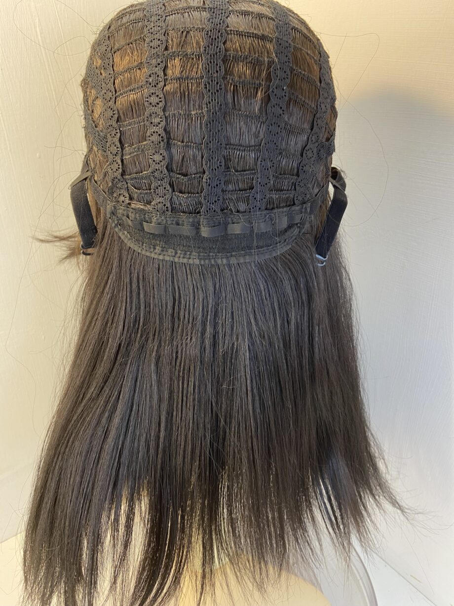 Long dark brown wig. Brls611