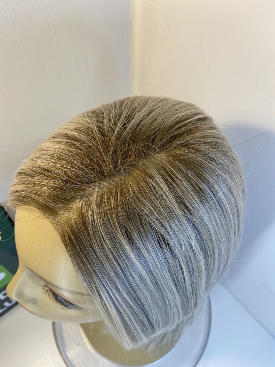 Blonde rooted song wig. Bblls616