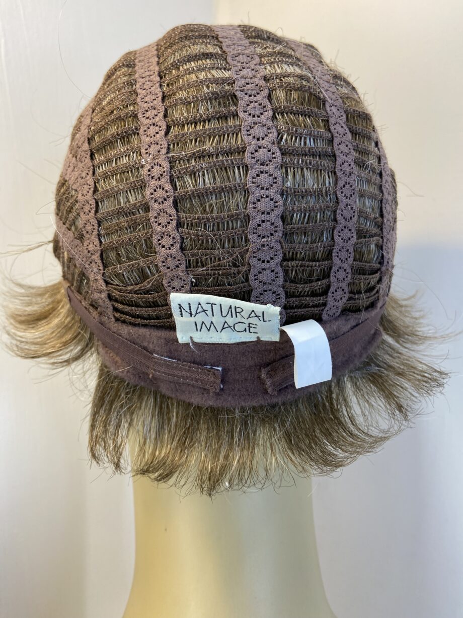 New short brown wig. Bbrsw621