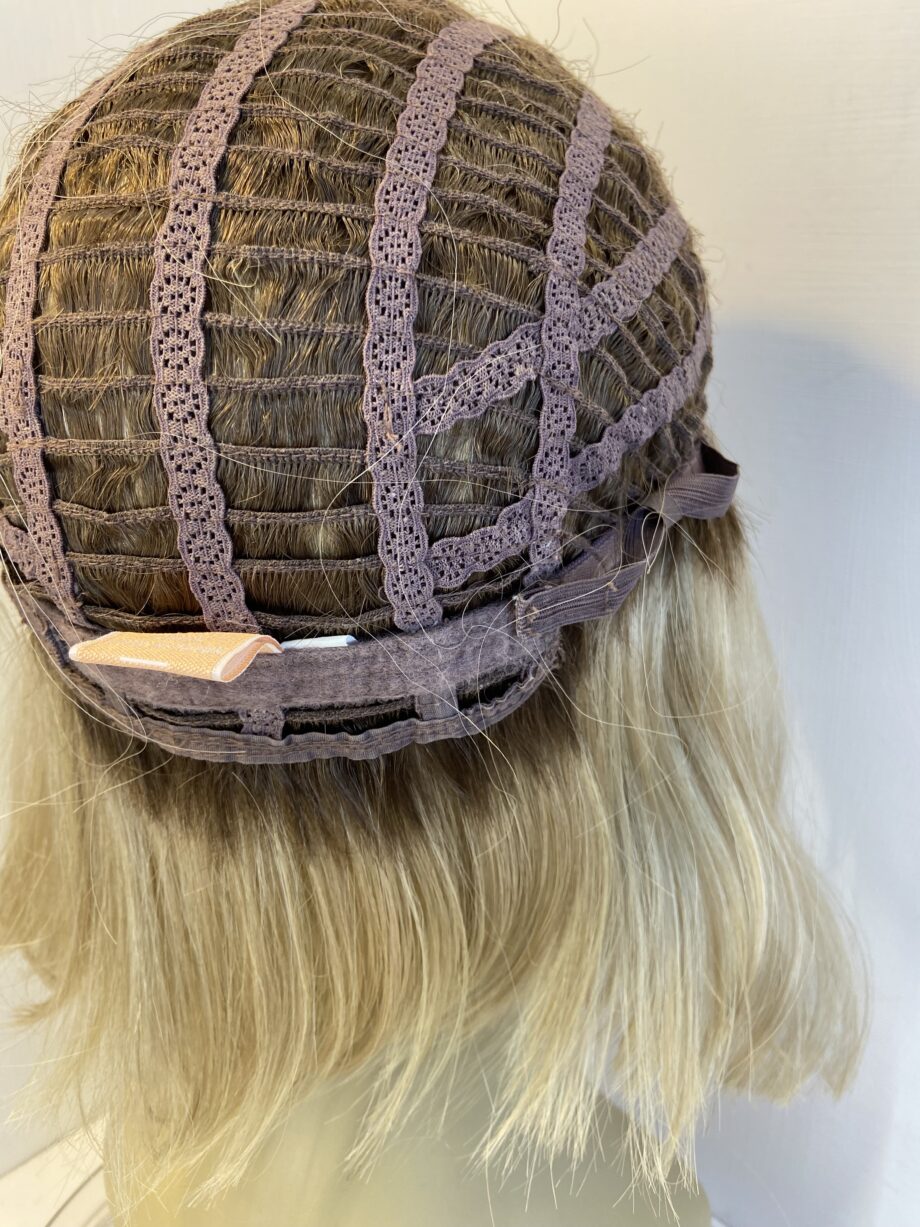 Blonde rooted mid length wig. Blms759